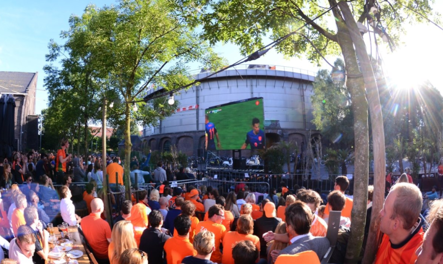 EK-2020: Oranje op mega-scherm bij het Westergasterras